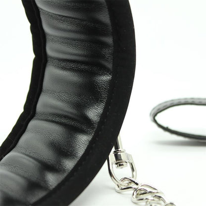 Collare Bondage Imbottito Nero