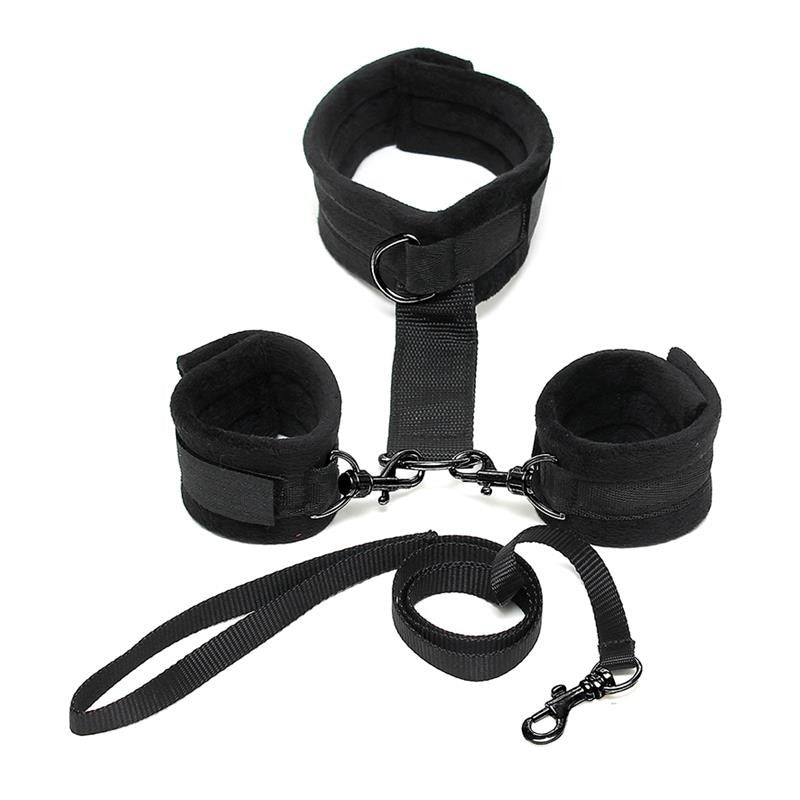 Collare con Guinzaglio e Manette Bdsm